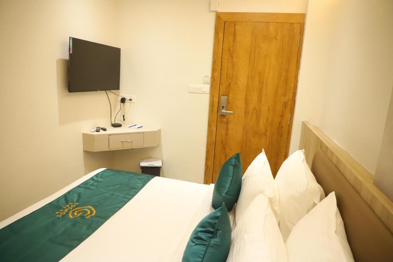Hotel Cosmos Green Індаур Екстер'єр фото