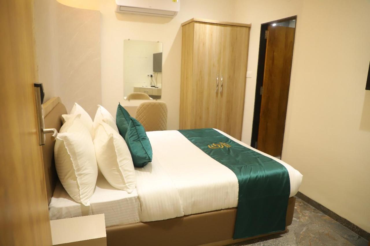 Hotel Cosmos Green Індаур Екстер'єр фото